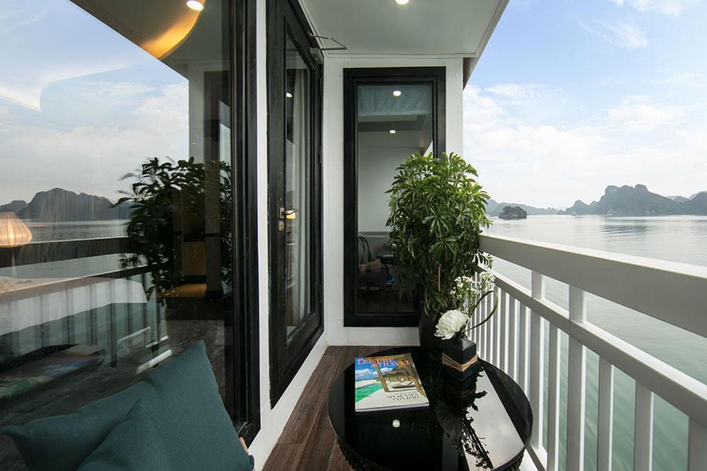 Hotel Madeline Cruises Ha Long Exterior foto