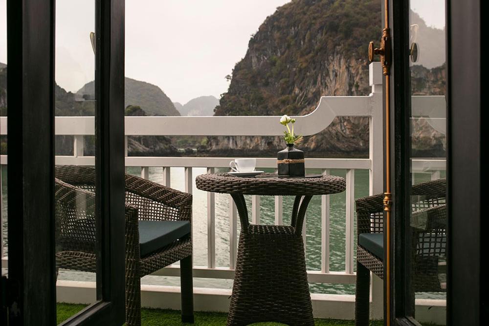 Hotel Madeline Cruises Ha Long Exterior foto